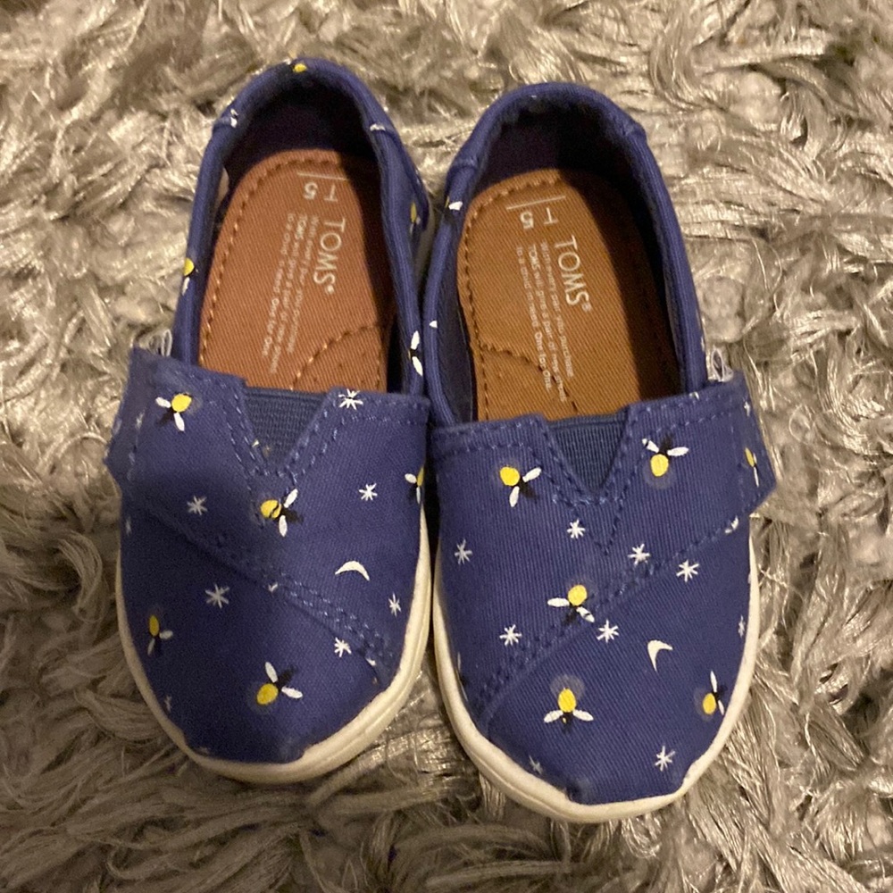 Toms size 5 toddler shoes